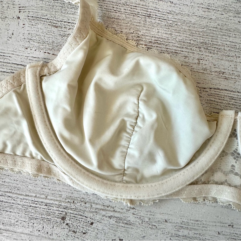*3/$20* URBAN OUTFITTERS Out From Under Lace Floral Unlined Underwire Bra 32D - Picture 6 of 9
